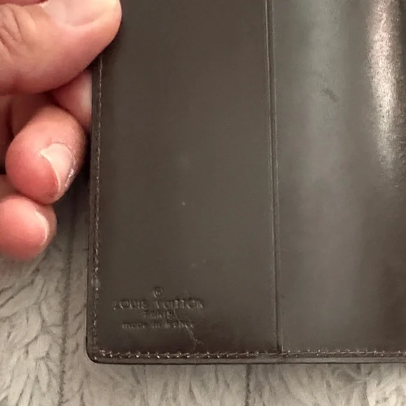 Louis Vuitton checkbook holder - Picture 11 of 12
